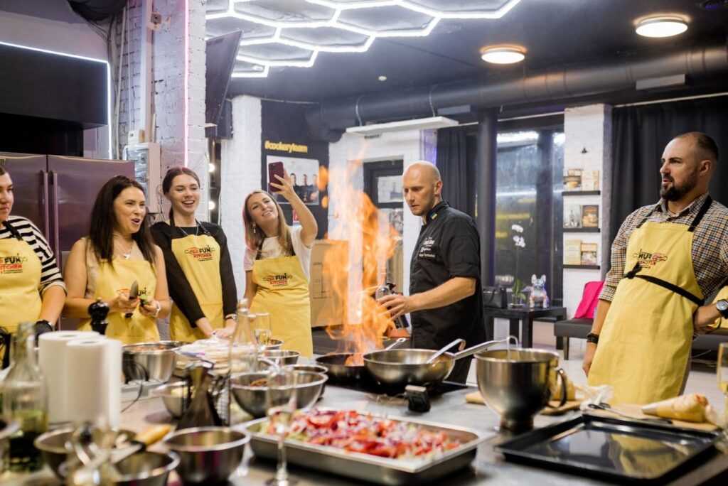 Зміцніть командний дух на тімбілдингу! Кулінарні майстер-класи допоможуть вашим співробітникам працювати разом та розвивати навички.